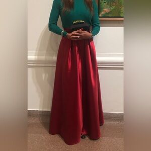 Carmen Marc Valvo full length satin skirt size